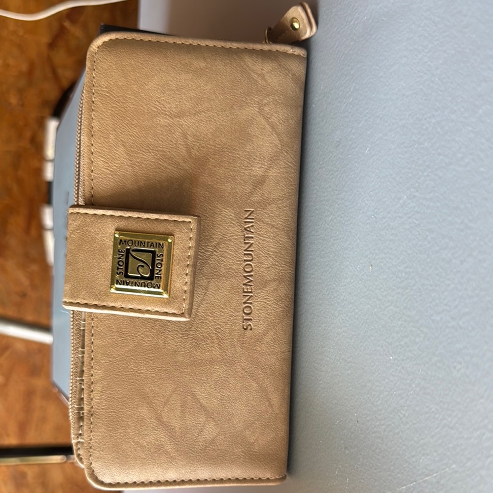 Stone Mountain Accessories Tan Leather Wallets